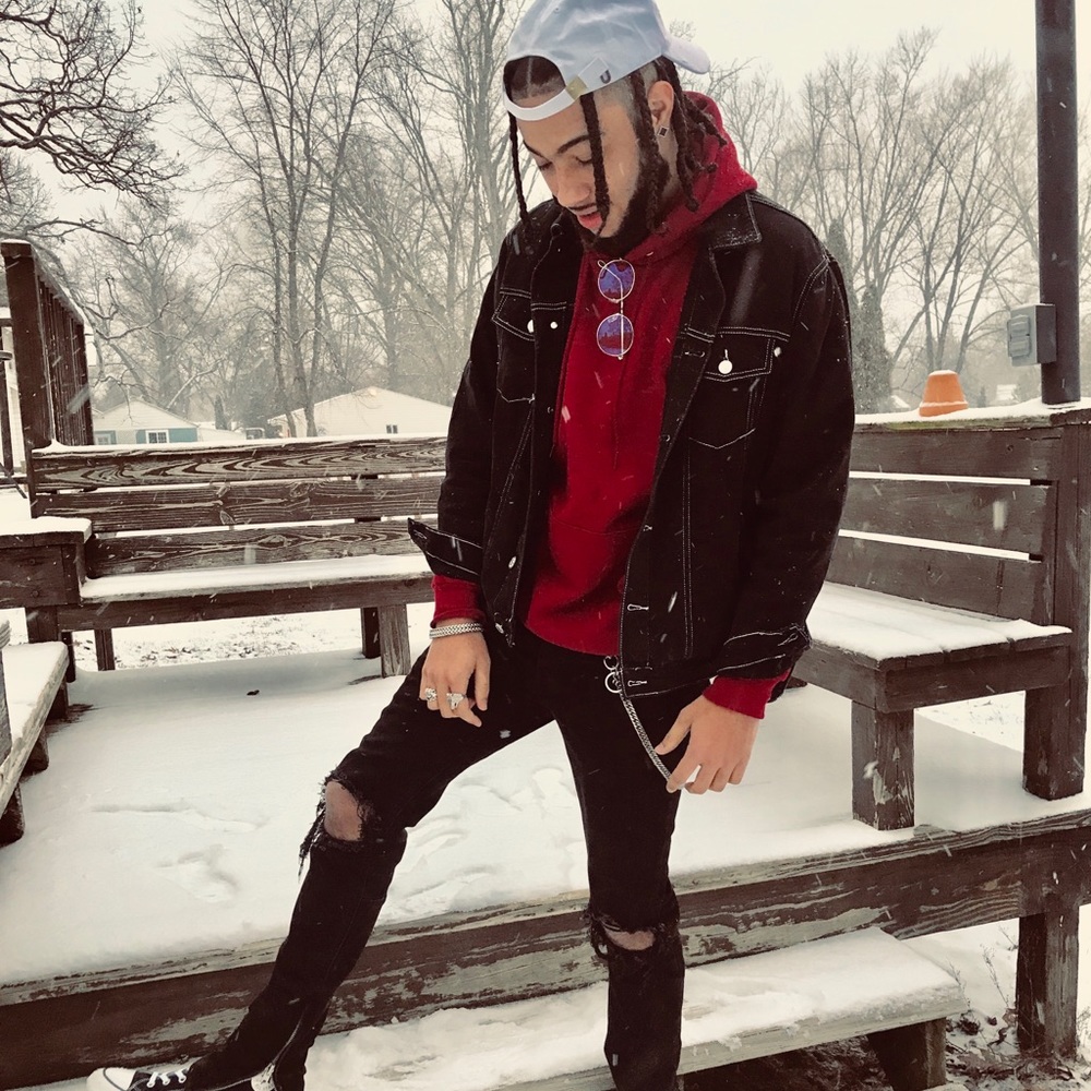 Meet your Posher, Zalas